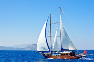 Sailing Cruises in Comfort