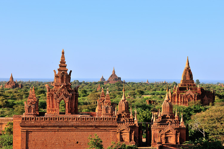 bagan view from gubyauk gyi temple