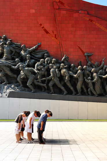 en la estatua del Gran Monumento Mansudae, Corea del Norte